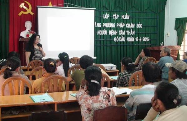 Tập huấn kỹ năng, phương pháp chăm sóc và phục hồi chức năng cho người tâm thần 